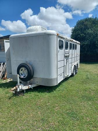Used 21' Enclosed Horse Trailer — $3,000 in Brownsville