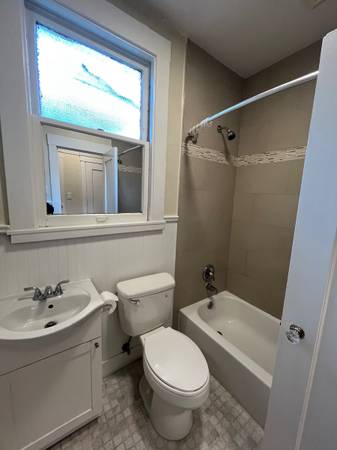 $3,395 / 1br - 593ft2 - Bright Modern One Bedroom in (Hayes Valley) (hayes valley)63657997870849123