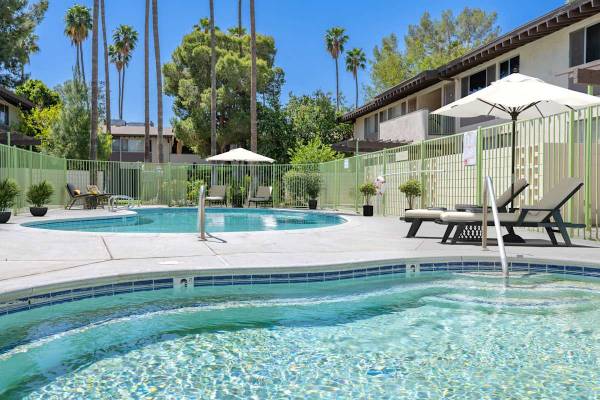 $1,645 / 1br - 700ft2 - One Bedroom | Great Location! | Special: One Month Off!! (Gateway)63668370894211123