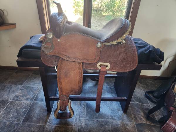 Teskey western saddle 1