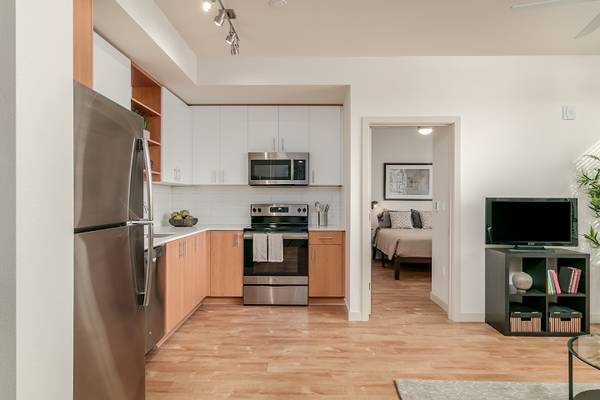 $1,795 / 2br - Great Experiences Are Just Around The Corner @ Tillamook Street Lofts! (NE Portland, Hollywood District, Grant Park)63956353685378121