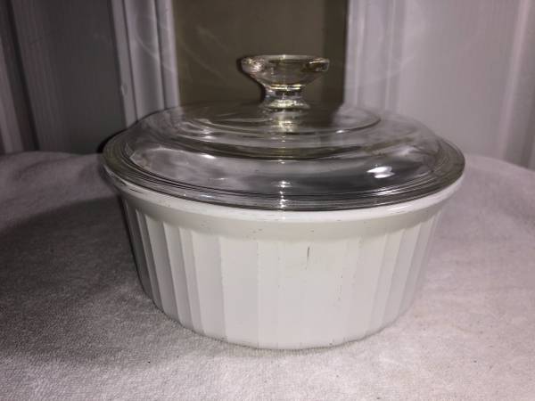 Corning Ware F-5-B French White Round French White Covered