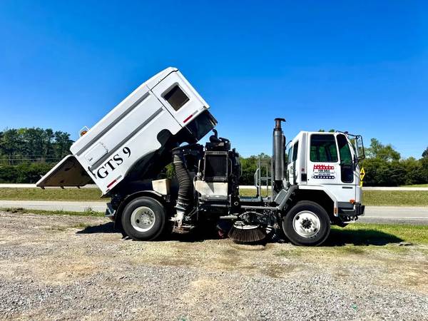 2007 Sterling SC8000 STREET SWEEPER ELGIN GTS9 5.9 CUMMINS LOW MILES - $34,999 (Burkeville)63470412970497124