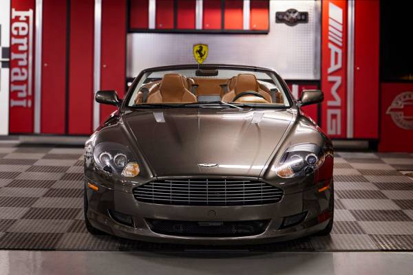 2006 Aston Martin DB9 Volante de 6 velocidades - $60,500 (Washington)63616499959809123