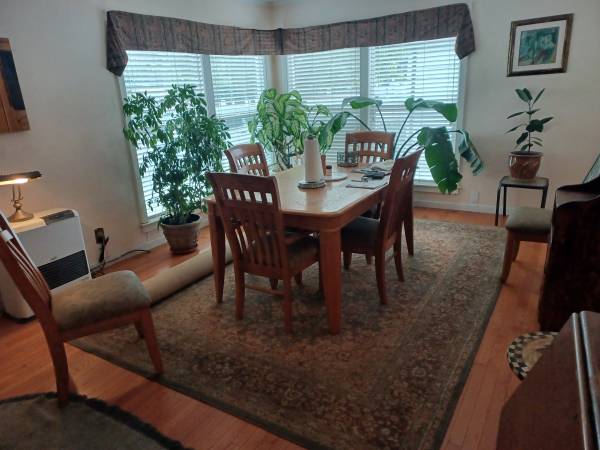 $750 / 5br - 1850ft2 - Furnished BR in nice home (Yreka)63678184797569123