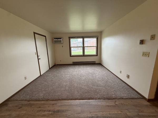 $995 / 2br - 750ft2 - 🌟 2HAB/1BA – $995/mes – TODOS los servicios incluidos – Disponible AHORA Eau Claire (Eau Claire, WI)63845959540611122