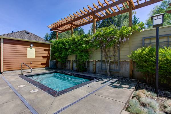 $1,440 / 1br - 560ft2 - Vista de West Hills  ¡Tome una taza de café con la vida silvestre!! (Portland)63831397616513123