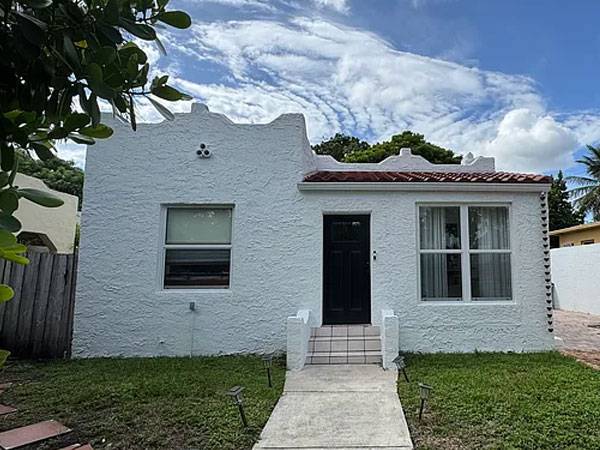 $710 / 2br - Well-Maintained 2-Bed, 2-Bath with Spacious Yard (Miami, FL)64001847823618120
