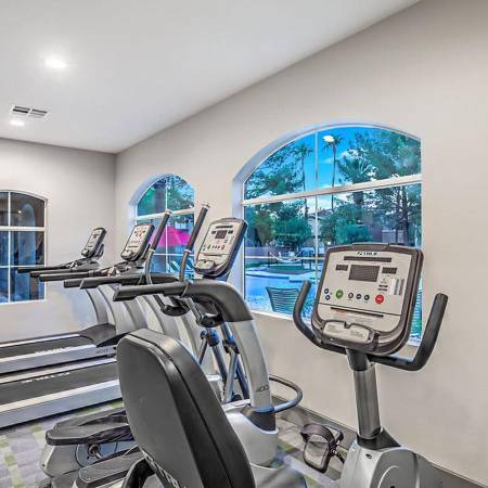 $1,350 / 2br - 1157ft2 - Resort-style pool and spa, Private patio or balcony, Fitness center63907026748547120