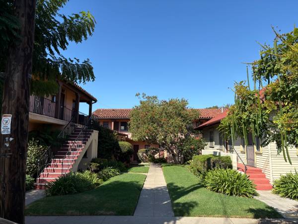 $2,195 / 1br - 500ft2 - Rare 1BR in Wonderful Area with Unique, Vintage Charm! (San Diego)63865701926019120