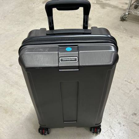 Samsonite Carry-On 1