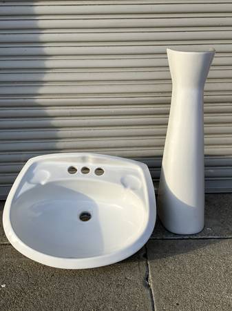 Pedestal Sink 1