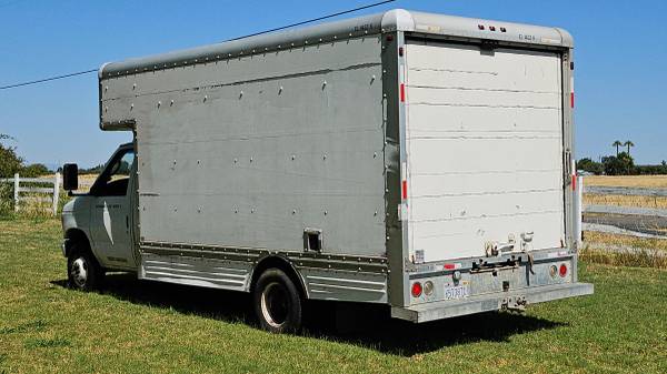 2006 Ford E450 cargo box van - $11,000 (Los Molinos)63617772255745123