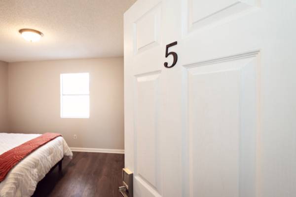 $449.00 / 1br - ¡Habitación amueblada en alquiler! ¡Contrato de mes a mes! ¡Sin depósito de seguridad!63806811331715122
