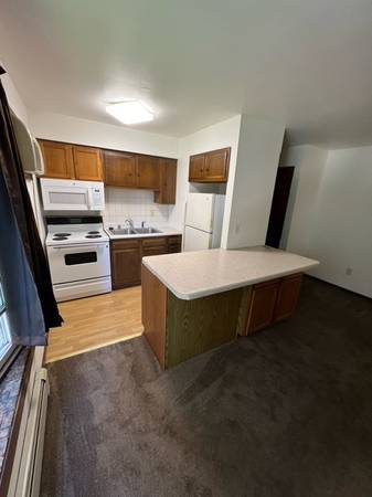 $790 / 1br - $790/month 1 BR w/water included (OSHKOSH)63845967021699121