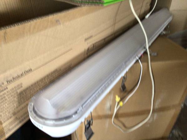 Shark 4 Linear Washdown LED Lights 1