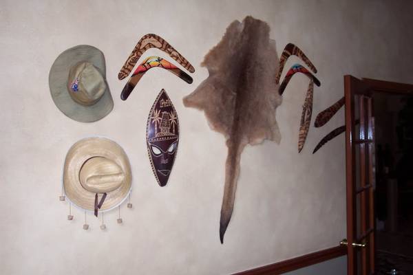 Vintage Display of Australian Collectables. 1