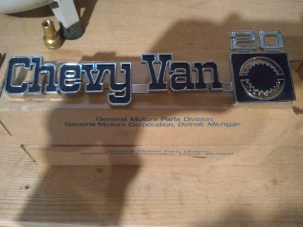 Chevy Van emblem 1