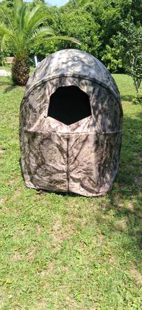 Hunting blind - $40 (Lynn Haven)63440128422531123