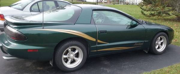 1996 Formula Firebird - green automatic V8 - $6,50063442679120257124