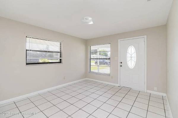$1,050 / 428ft2 - Beachside & Furnished S-T Rental (Sattelite Beach)63846408856195120