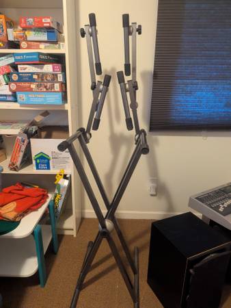 Proel Multi keyboard stand - holds 3 and folds 1