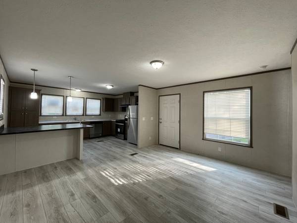 $49,900 / 3br - 1056ft2 - Get 3 Month's Free Lot Rent! (Auburn Hills)64018942043009121