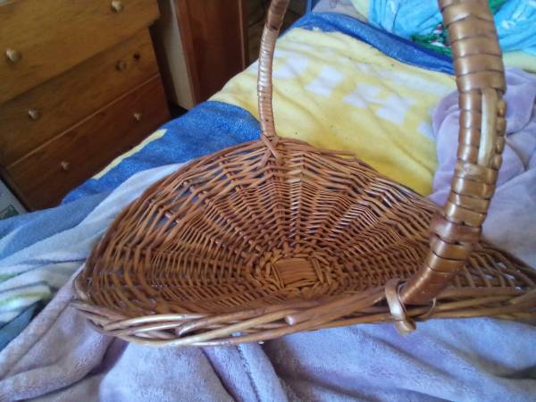 Large handled Wicker Basket 1