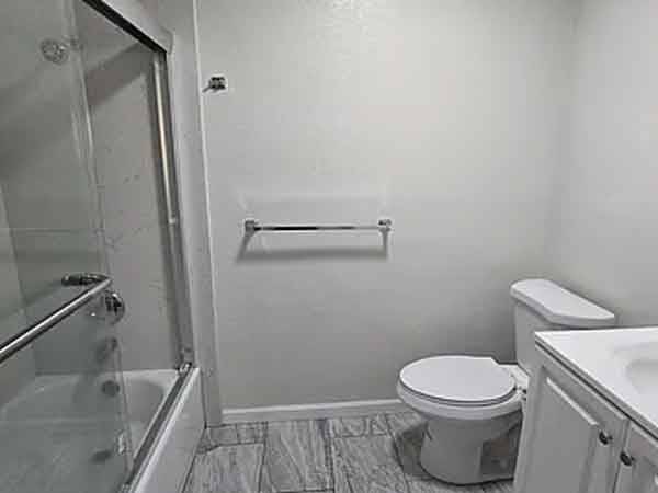 $840 / 1br - 140 W 4th St, Deer Park, NY (Deer Park, NY)64023721309953122