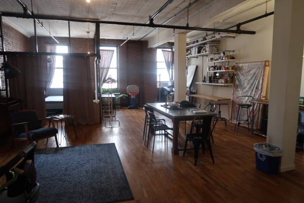 BIG 1 BEDROOM LOFT WITH SUNLIGHT EXPOSED BRICK HIGH CEILING *Pictures* 1