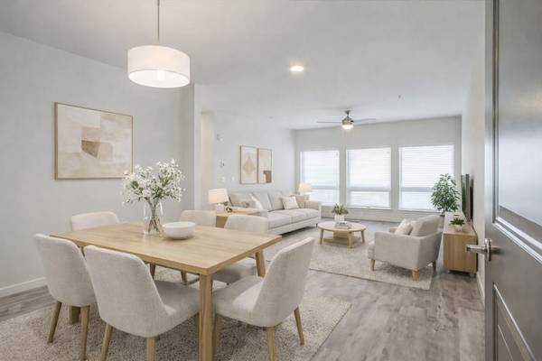 Elevators, Pet Friendly, Stainless-Steel Appliances 1