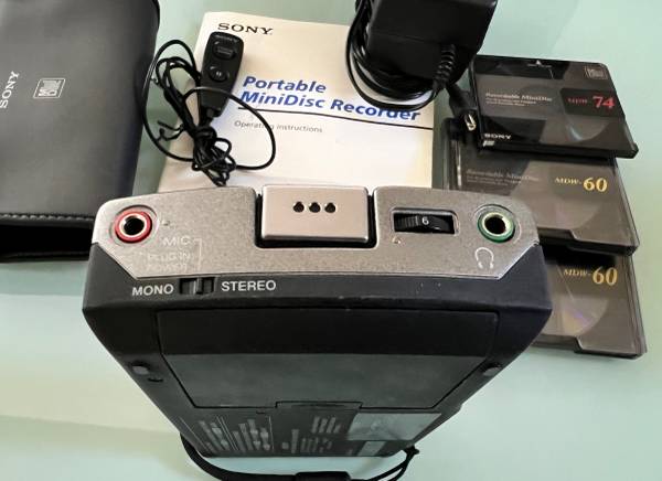 Sony MZ-B3 Portable Minidisc Recorder and MD Mini Discs