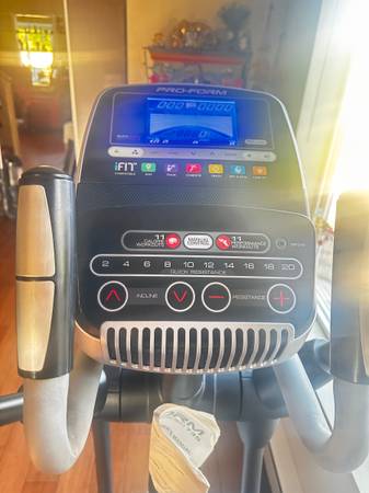 Elliptical  - Proform smart strider 1