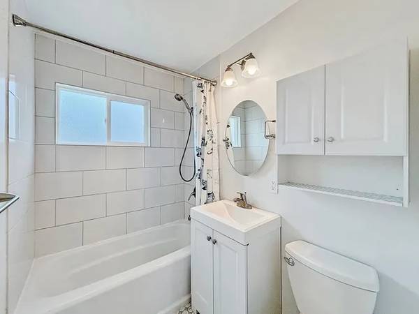 $1,450 / 2br - 700ft2 - //*Cozy 2BR/1BA Duplex – Open Concept, Mini-Split AC & Garage..!! (San Diego)64037042213249124