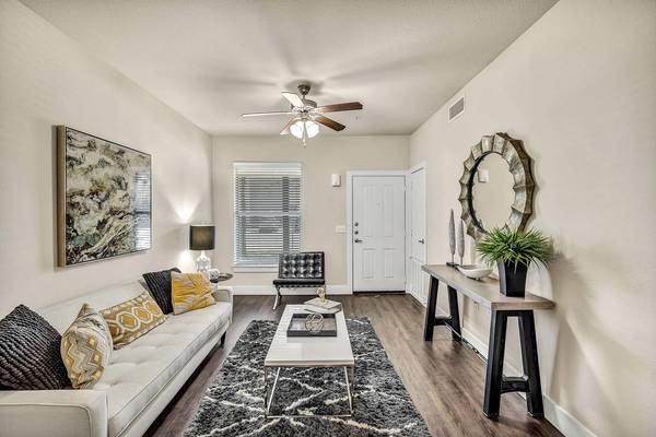 $1,200 / 1br - ¡ESPECIALES DE MUDANZA! (Austin, TX)63922558112003120