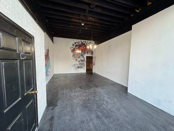 $620 / 500ft2 - * Art Studio for Rent - Ideal for Creatives, Utilities Included! * (Station North Arts District)63822289916675123