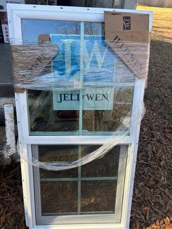 NEW!!!!! Replacement Window (look at pictures for size) 1