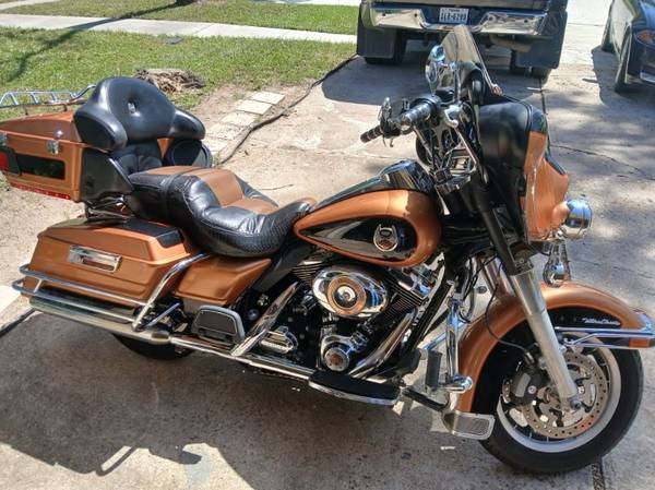 Harley Davidson - $8,000 (Missouri City)63471186977281120