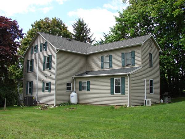$2,250 / 4br - 2000ft2 - Colonial Farmhouse for rent (Nazareth)64010162351234120