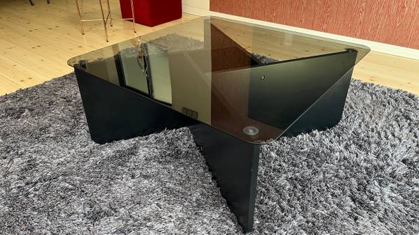 Center table / coffee table 1