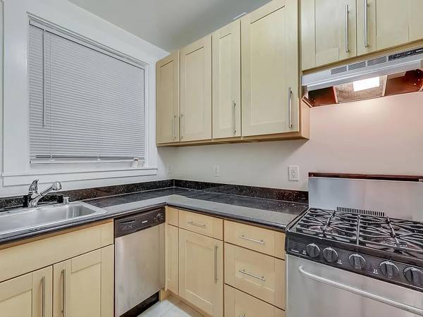 $950 / 1br - This apartment is a true gem. Situated in the back of the building (San Francisco)63946805253379124