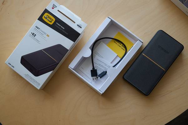 Otterbox 20000mAh USB-C Power Bank 1