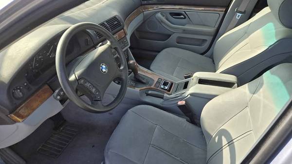 2003 BMW 5 series 525i Sedan! ONLY 80k Miles! NEEDS WORK! - $950 (Studio City)63476691935491121