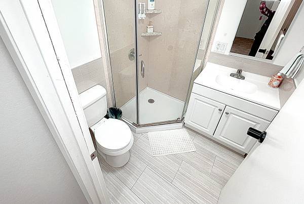 $1,200 / 1br - Newly remodeled PRIVATE 1 bedroom next to all convenience.. (south san francisco)64023717926145123
