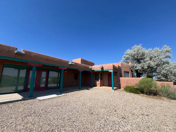 $2,700 / 3br - 1800ft2 - Vista Linda Immaculate Home (Ranchos de Taos)63659780958211120
