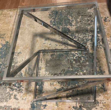 Mesa auxiliar decorativa cuadrada grande Conlin con vidrio templado/acero cromado - $80 (Union Square)63471464116355121