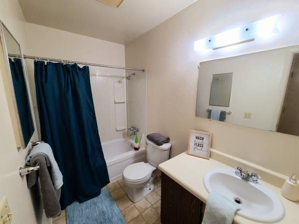 $1,565 / 2br - 900ft2 - Happiness awaits you! 2 bed, 1 bath, 900 sqft! (Anchorage - Near UAA and APU)64014001280258123