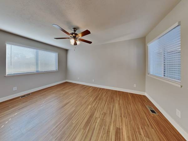 $1,425 / 3br - 1415ft2 - Comfortable living. Conveniently located, spacious 3 bed 2 bath! (Denver)63920602227587122