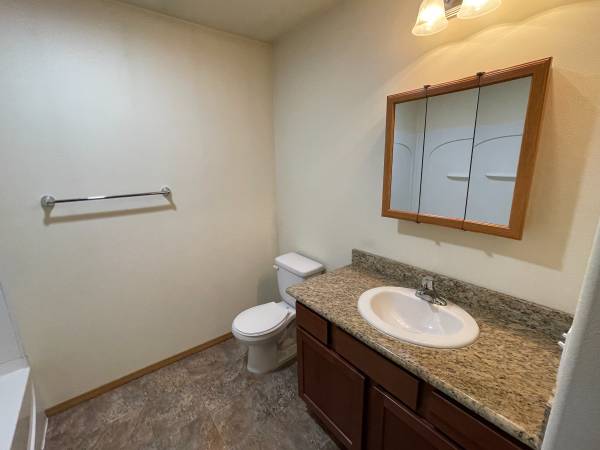 $1,350 / 1br - 700ft2 - One bedroom apt. on Donovan Dr. #11 (Wasilla)64014172774530124