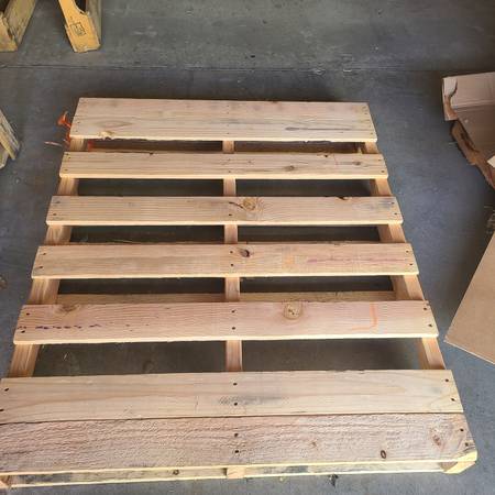 Wood 48X40 Pallets USED 1